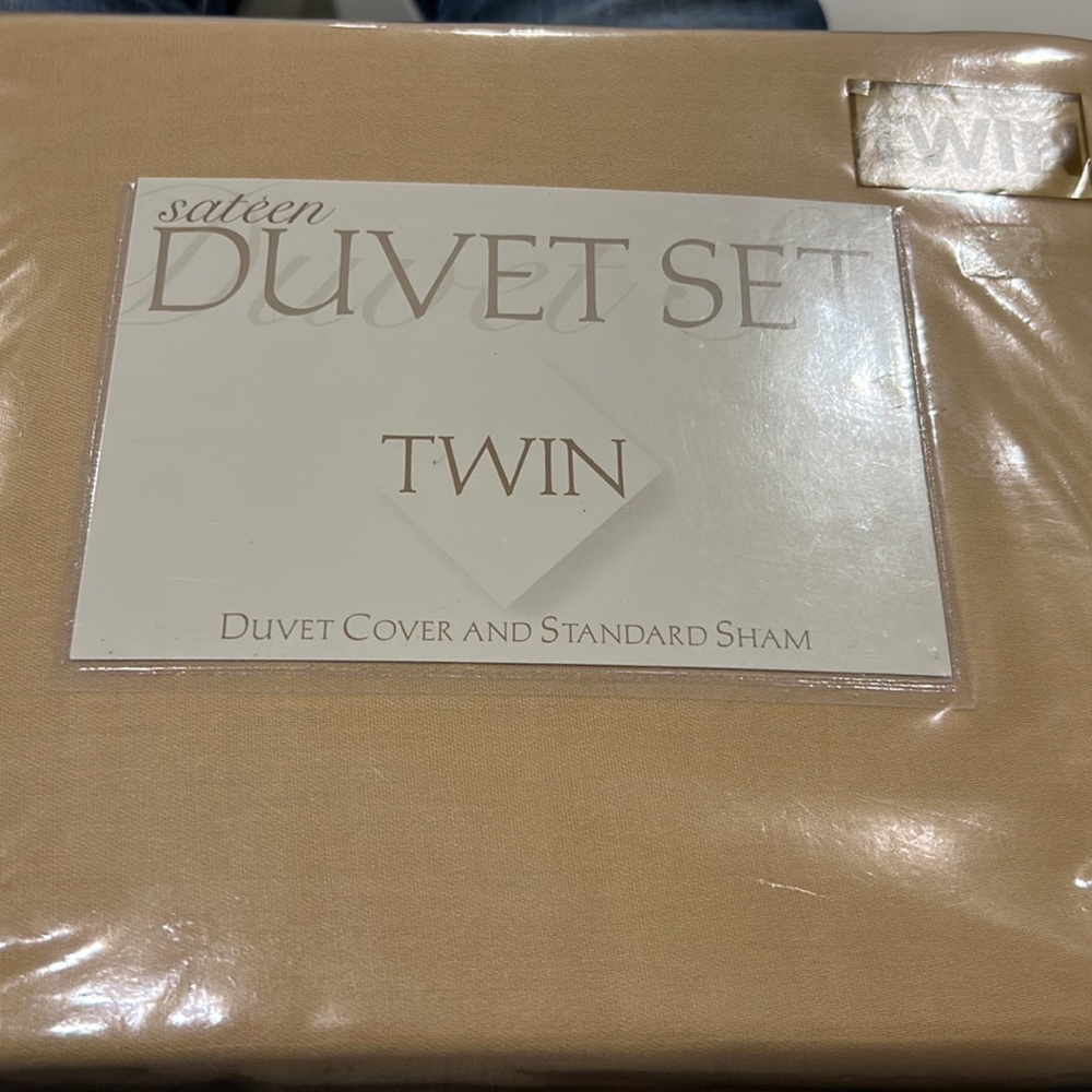 DUVET SET includes 1 TWIN DUVET COVER and 1 STANDARD SHAM
